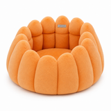 Pumpkin Cat Bed — Calming Donut Nest in Recycled Plush for Cats & Small Dogs, Anti-Anxiety Design